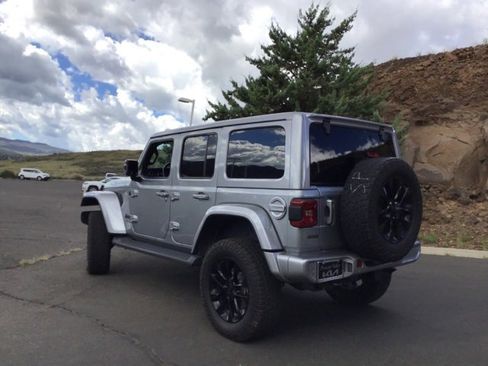 Used 2021 Jeep Wrangler Unlimited Sahara image 12