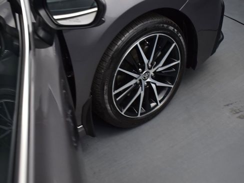 Used 2021 Toyota Camry SE image 17