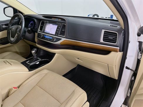 Used 2017 Toyota Highlander Limited image 39