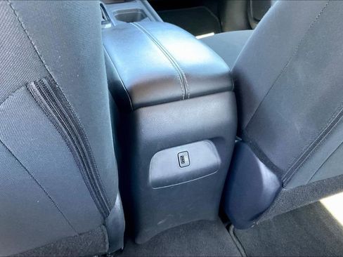 Used 2024 Nissan Sentra SV FWD image 11