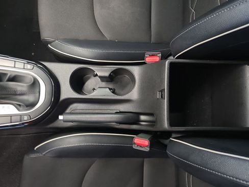 Used 2023 Kia Forte GT-Line image 35