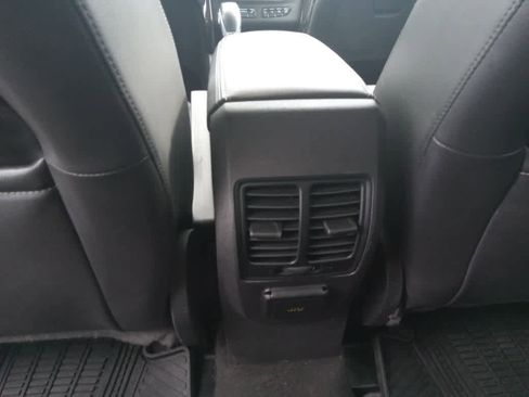 Used 2019 Ford Escape Titanium image 11