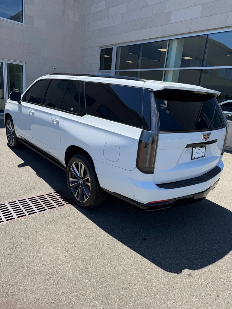 Certified 2026 Cadillac Escalade ESV Sport w/ Touring Package AWD/4WD image 5