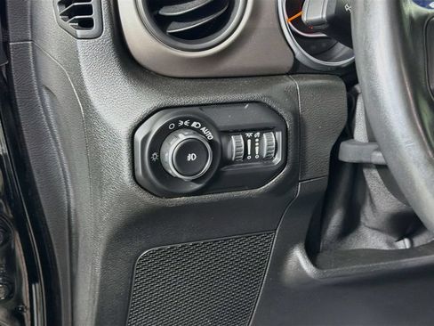 Used 2021 Jeep Wrangler Unlimited Sport AWD/4WD image 10