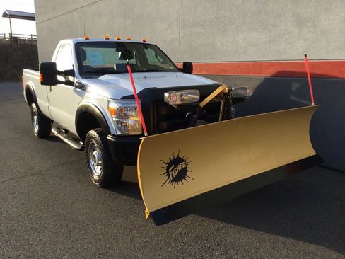 Used 2016 Ford F350 XL image 2