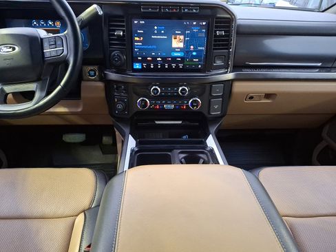 Certified 2023 Ford F250 Lariat w/ Lariat Ultimate Package image 15