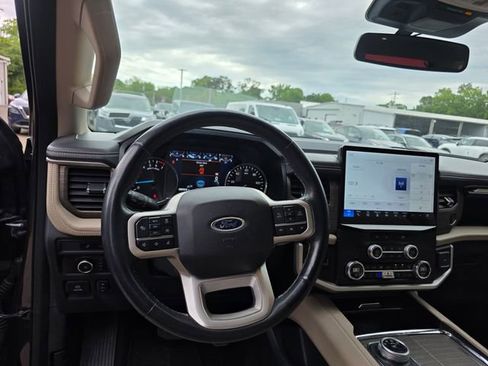 Used 2023 Ford Expedition Limited AWD/4WD image 27