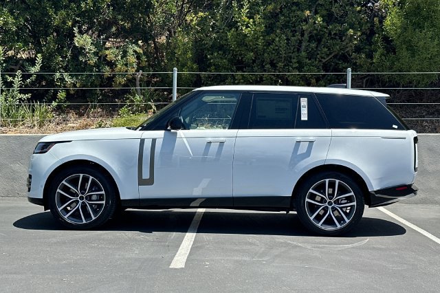 New 2026 Land Rover Range Rover SE AWD/4WD image 2