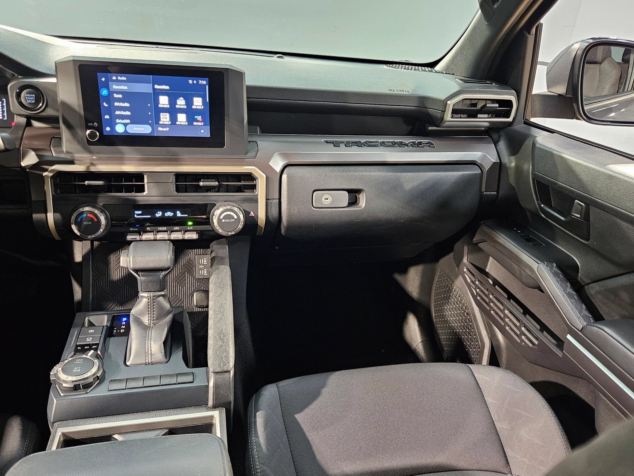 Certified 2025 Toyota Tacoma SR5 AWD/4WD image 11