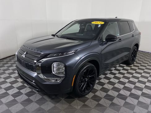 Used 2024 Mitsubishi Outlander SE Black Edition AWD/4WD image 12