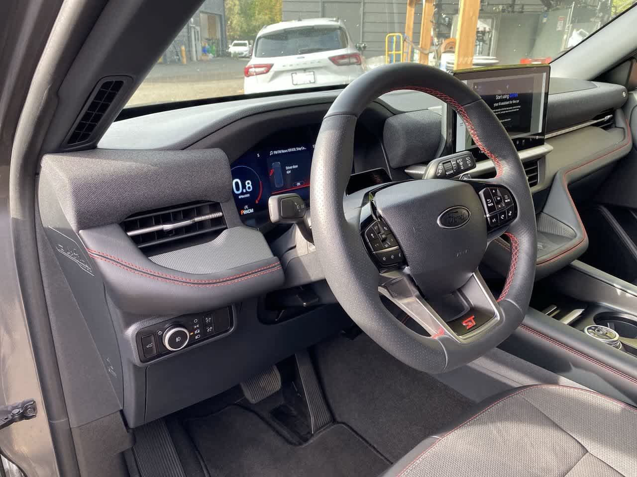 Used 2025 Ford Explorer ST w/ Sun And Sound Package AWD/4WD image 2