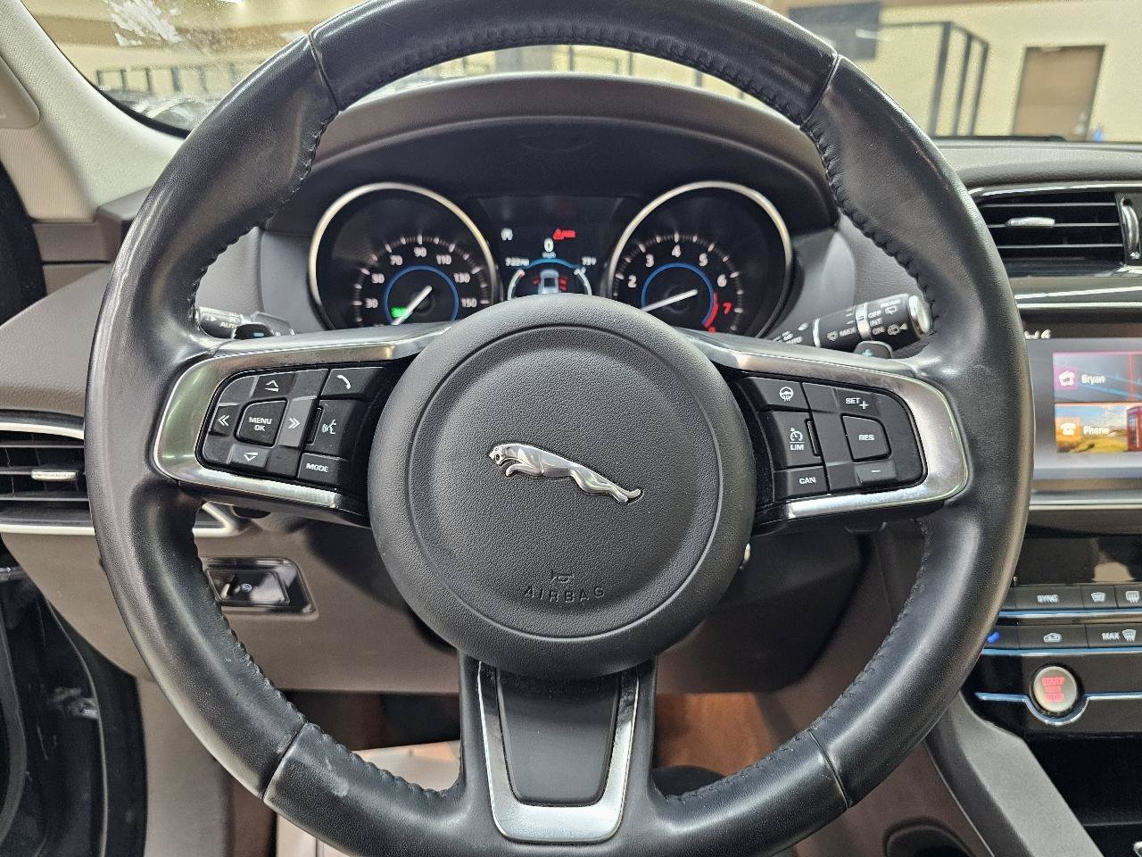 Used 2018 Jaguar F-PACE Prestige AWD/4WD image 31