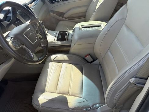Used 2020 GMC Yukon Denali w/ Denali Premium Package AWD/4WD image 7