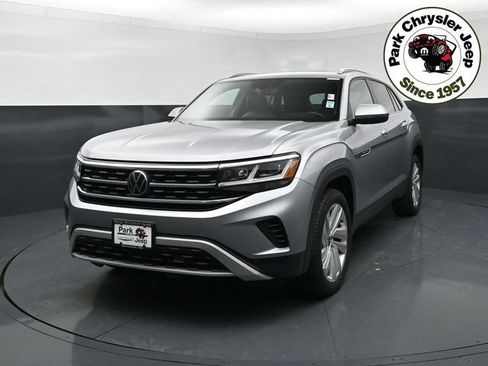 Used 2021 Volkswagen Atlas Cross Sport SE w/ Panoramic Sunroof Package AWD/4WD image 5