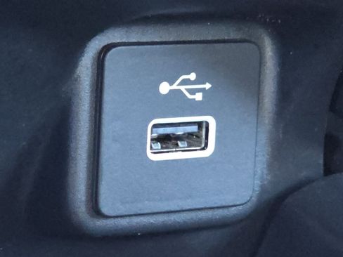 Used 2025 Honda HR-V LX image 5