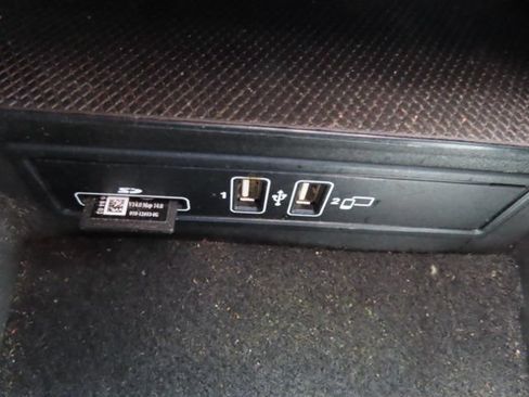 Used 2018 Mercedes-Benz C 300 4MATIC Sedan image 25