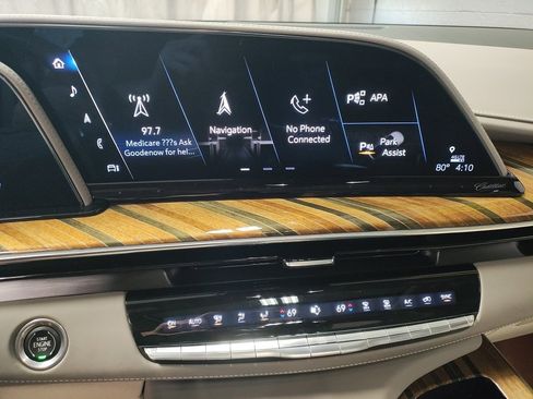 Used 2022 Cadillac Escalade Premium Luxury Platinum image 32