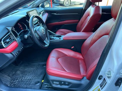 Used 2022 Toyota Camry XSE image 9