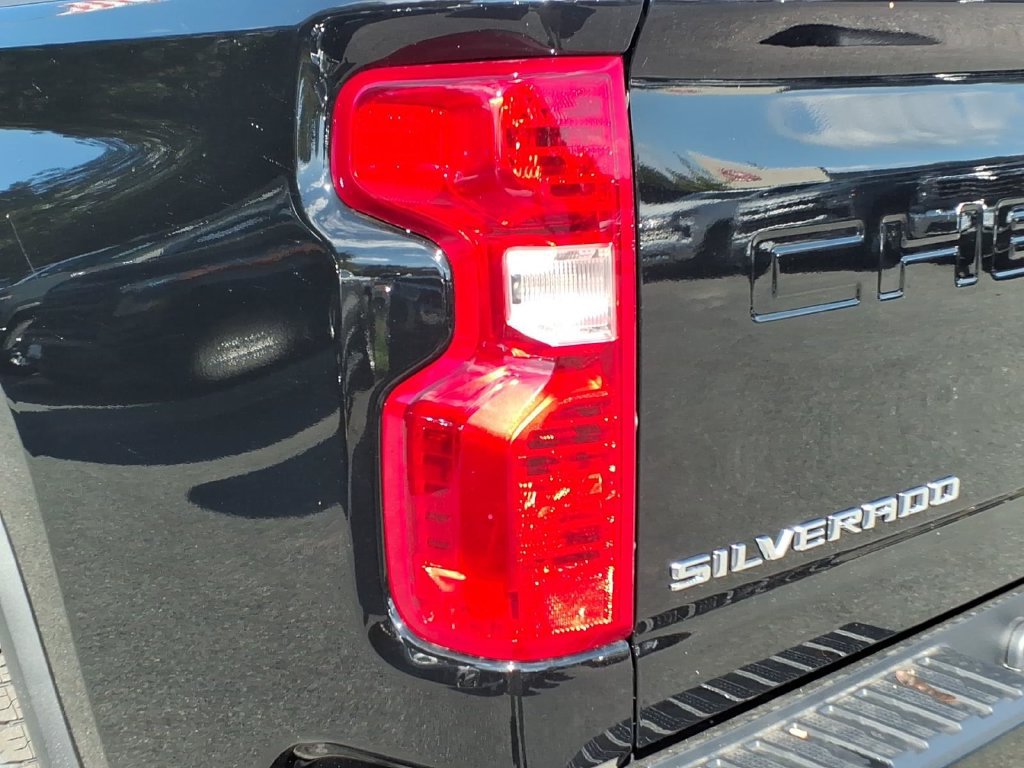 New 2026 Chevrolet Silverado 2500 Custom w/ Z71 Off-Road Package AWD/4WD image 12