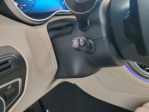 Certified 2021 Mercedes-Benz GLC 300 GLC 300 image 19