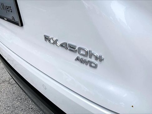 Used 2025 Lexus RX 450h AWD w/ Luxury Package image 10