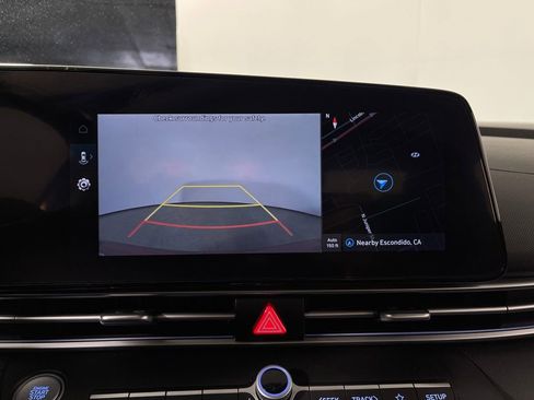 Certified 2025 Hyundai Elantra Limited image 2