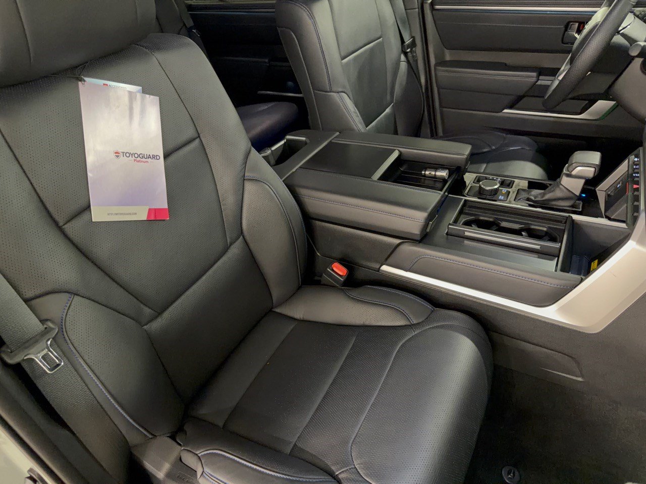 Used 2025 Toyota Sequoia Platinum AWD/4WD image 30