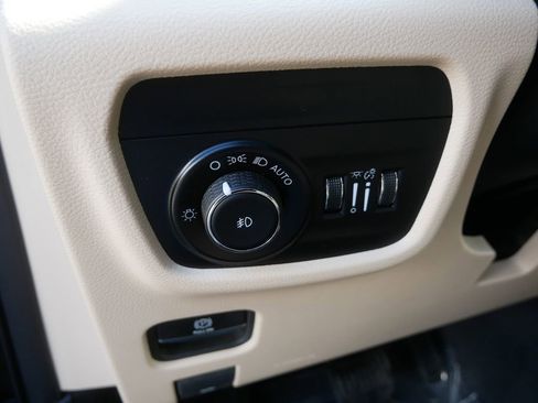 Used 2023 Jeep Grand Cherokee L Limited w/ MOPAR Finishing Package image 15