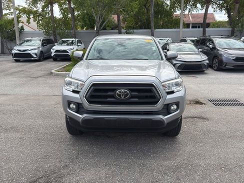 Used 2020 Toyota Tacoma SR5 RWD image 2