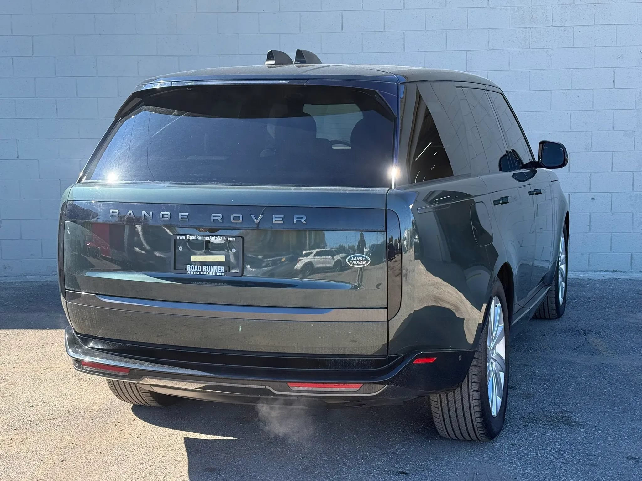 Used 2023 Land Rover Range Rover SE AWD/4WD image 4