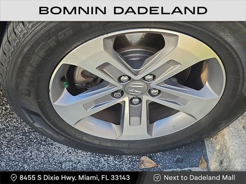 Used 2025 Honda Pilot EX-L image 6