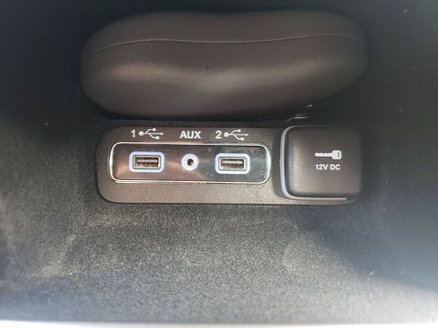 Used 2021 Jeep Grand Cherokee Limited w/ Premium Lighting Group AWD/4WD image 19