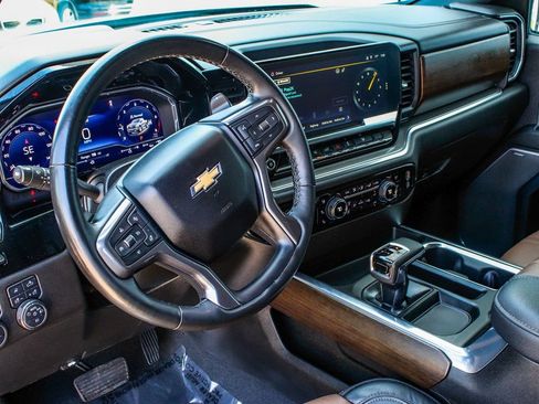 Used 2024 Chevrolet Silverado 1500 High Country w/ Technology Package AWD/4WD image 15