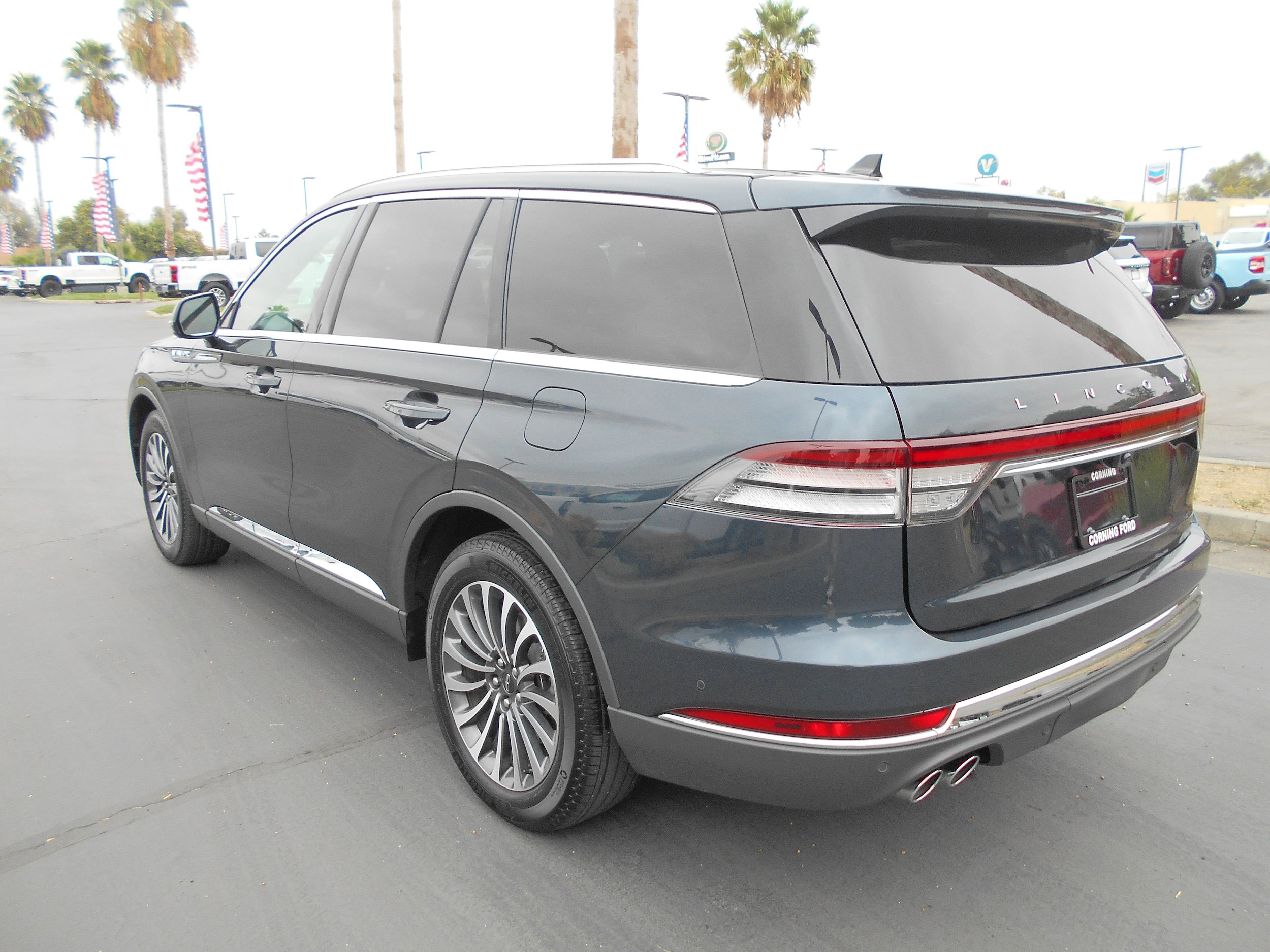 Used 2023 Lincoln Aviator Reserve w/ Equipment Group 201A AWD/4WD image 4