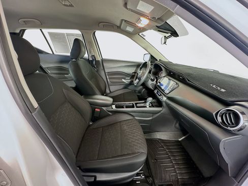 Used 2021 Nissan Kicks SV FWD image 32