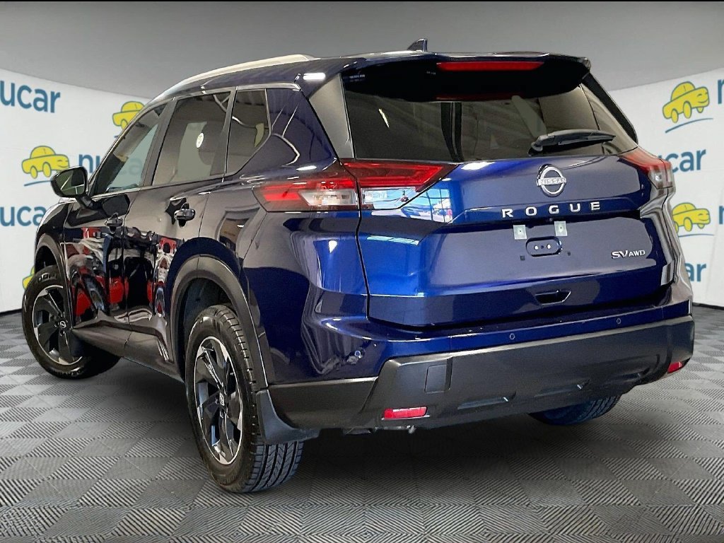 Certified 2024 Nissan Rogue SV w/ SV Premium Package AWD/4WD image 4