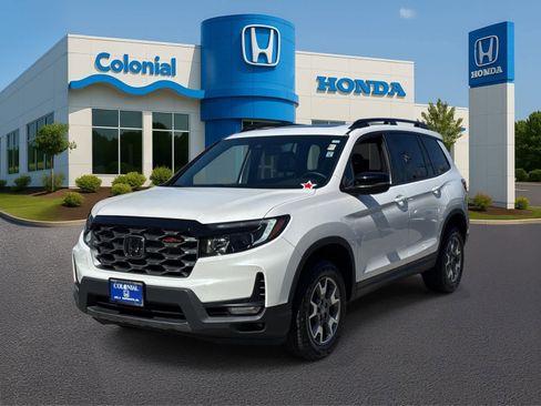 Used 2023 Honda Passport TrailSport image 1