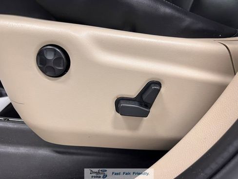 Used 2018 Jeep Grand Cherokee Laredo image 21