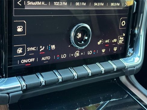 Used 2025 GMC Yukon Denali image 21