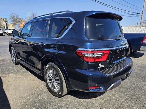 Used 2023 Nissan Armada SL w/ Captain's Chairs Package image 6