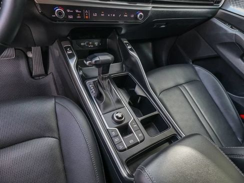 Used 2025 Kia Sorento S w/ Panoramic Sunroof Package FWD image 21
