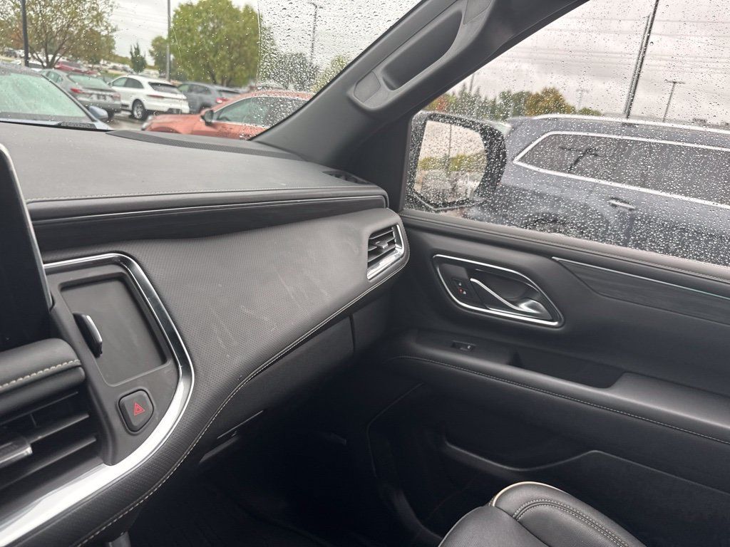Used 2023 GMC Yukon SLT w/ SLT Luxury Package AWD/4WD image 19
