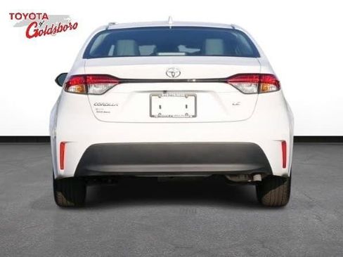 Used 2025 Toyota Corolla LE image 7