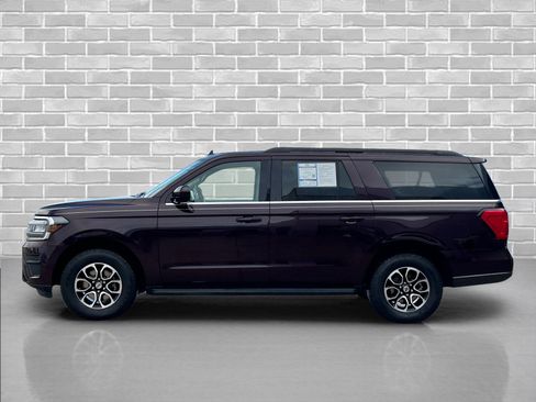 Used 2024 Ford Expedition Max XLT image 2