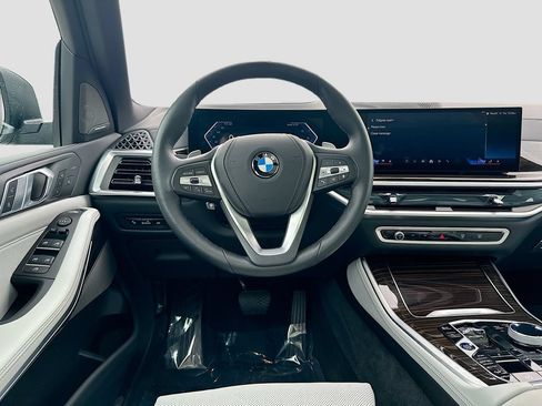 Used 2025 BMW X5 xDrive40i w/ Executive Package AWD/4WD image 24