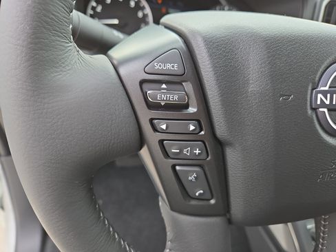 New 2025 Nissan Frontier SV w/ SV Convenience Package RWD image 9