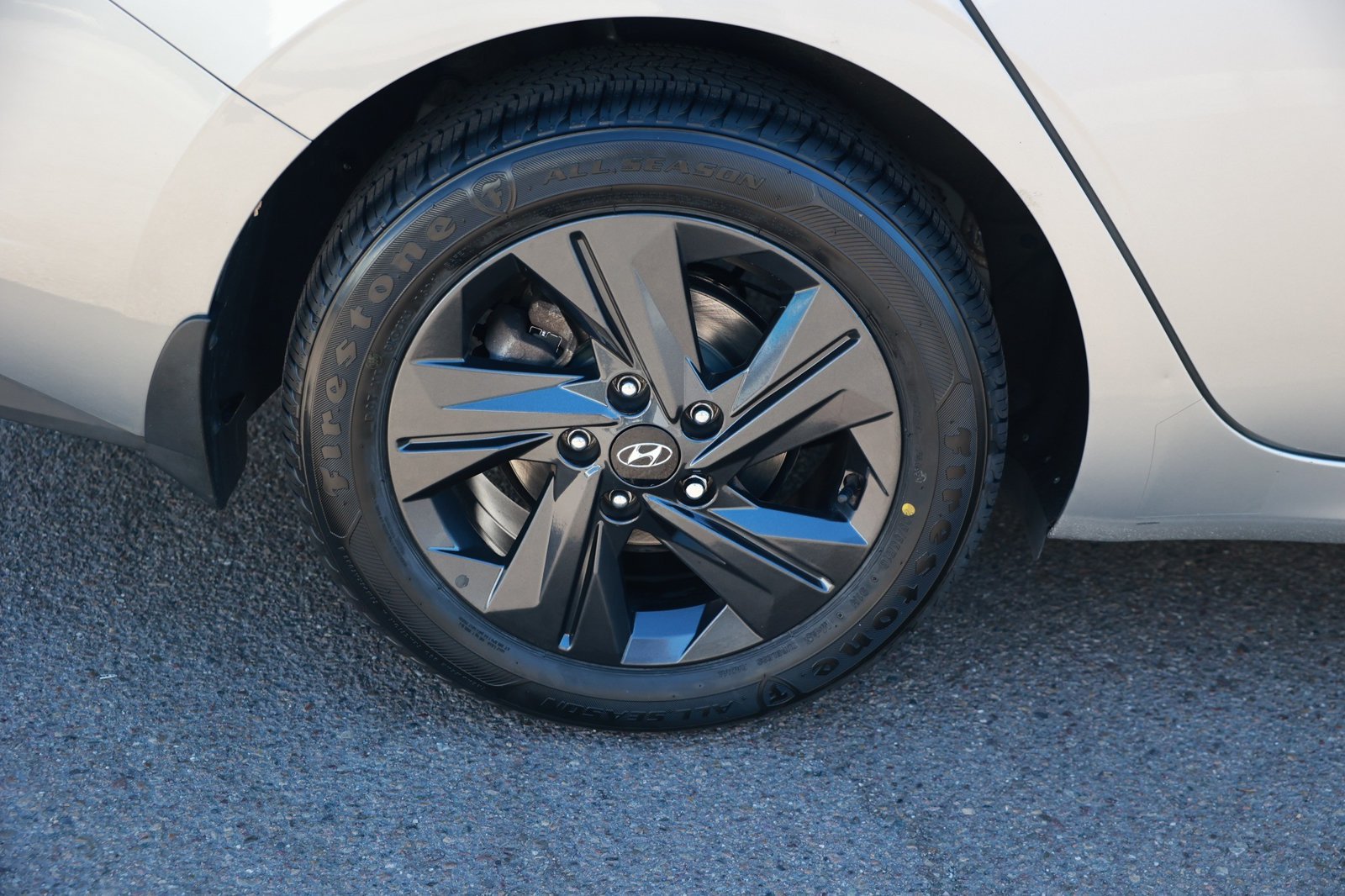Used 2023 Hyundai Elantra SEL FWD image 11