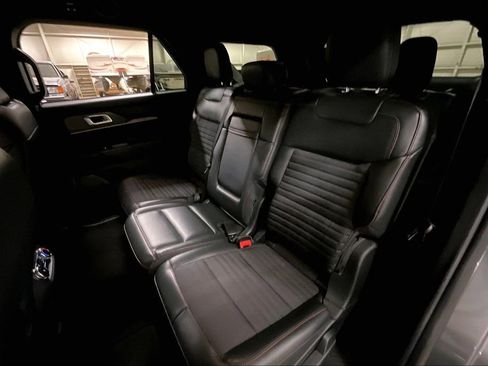 Certified 2025 Ford Explorer ST-Line w/ ST-Line Street Pack image 24