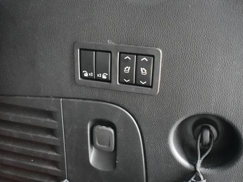 Used 2020 GMC Yukon Denali w/ Denali Ultimate Black Edition image 44