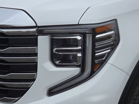 Used 2024 GMC Sierra 1500 SLT image 50